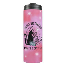 猫やクリスタルに気を取られやすいボホ