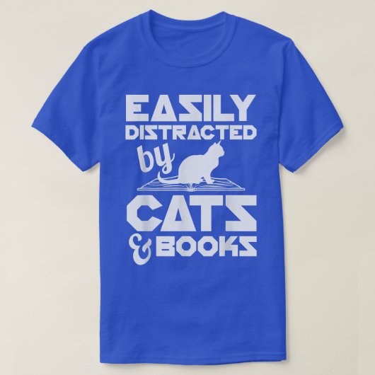 猫や本に気を取られやすい猫と本 Tシャツ (デザイン正面)