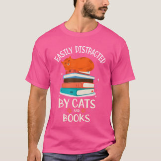猫や本に気を取られやすい猫好き Tシャツ