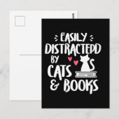 猫や本に気を取られやすい – Cat & Book ポストカード (正面/裏面)