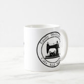 猫や裁縫に気を取られる コーヒーマグカップ (正面右)