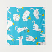 猫よくはしゃぐと蝶の柄 タペストリー (正面(横))