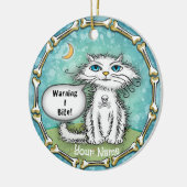猫をかむ セラミックオーナメント (左)