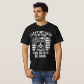 猫を家に置いてきた 笑 ネコ好きさん必見 Tシャツ (正面フル)