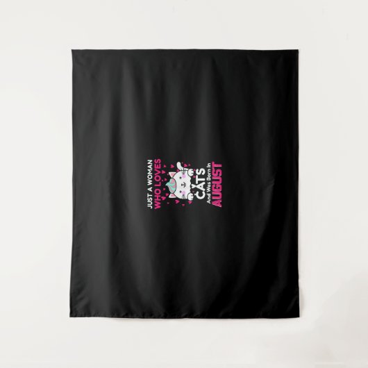 猫を愛する８月生まれの女性 タペストリー (正面)
