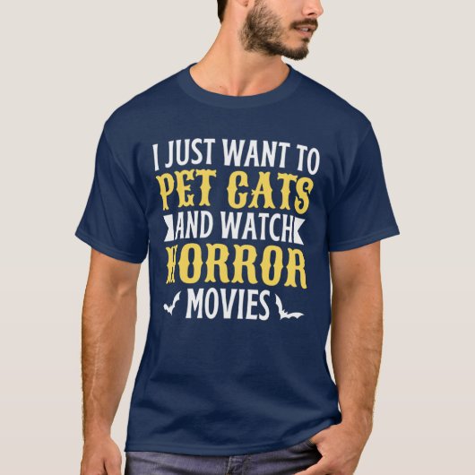 猫を撫でてホラー映画を見るのが好き Tシャツ (正面)