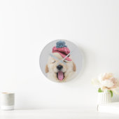 猫を頭に乗せたかわいいフワフワの犬 ラウンド壁時計 (ホーム)