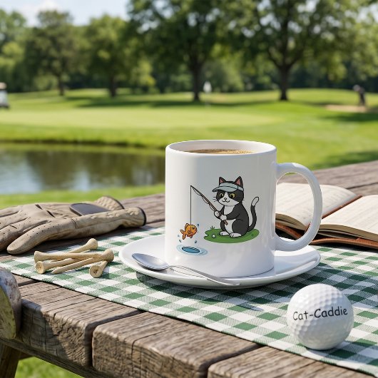 猫ゴルファーがウォーターハザードで釣り コーヒーマグカップ