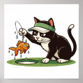 猫ゴルファーがウォーターハザードで釣り ポスター (正面)