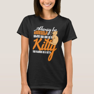 猫ネコがニャーニャーニャーニャーニャーニャーニャーかわいい子猫 Tシャツ