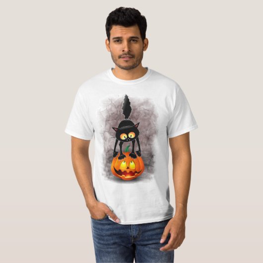 猫ハロウィン怖い漫画のキャラクターが立つ Tシャツ (正面フル)