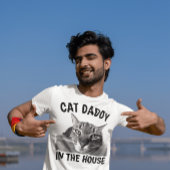 猫パパダディーインザおもしろいハウスTシャツ Tシャツ