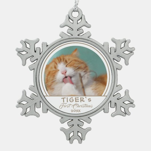 猫パーソナライズされた第1回クリスマスペット写真 スノーフレークピューターオーナメント (正面)