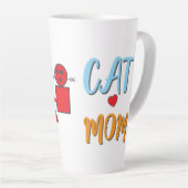 猫ママ – オプションのパーソナライズ付きかわいい猫 カフェラテマグ (右アングル)