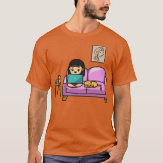 猫マンガのノートパソコンで働くかわいい女の子 Tシャツ