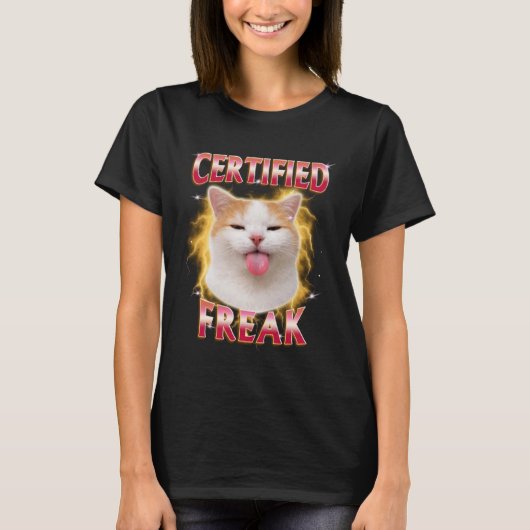 猫ミーム Z世代 サーカズム 収拾つかないユーモア 認定フリーク Tシャツ (正面)
