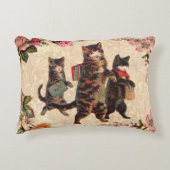 猫ヴィンテージかわいらしアンティーク子猫 アクセントクッション (正面)