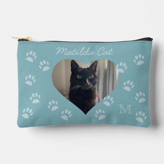 猫写真名モノグラムティール(緑がかった色)ポープリント アクセサリーポーチ (正面)