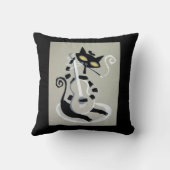 猫型の猫 クッション (裏面)