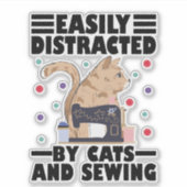 猫好きさん必見!猫と裁縫に夢中 シール (正面)