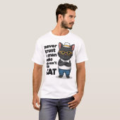 猫好きじゃない男は信用するな面白いデザイン Tシャツ (正面フル)