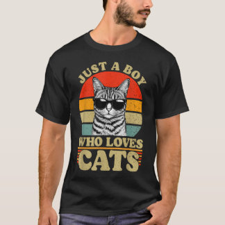 猫好きな少年 ヴィンテージ風デザイン Tシャツ