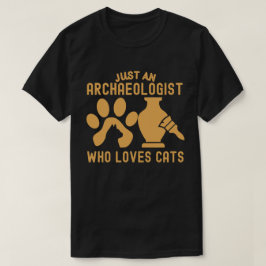 猫好きな考古学者 Tシャツ