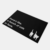 猫好きのドア・マットの猫のここに束があります ドアマット (アングル)