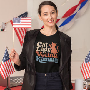 猫好きはカマラのキャンペーンを支持する Tシャツ