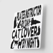猫好きピラティスインストラクター スクエア壁時計 (傾斜)
