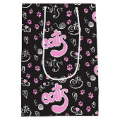 猫好きピンクとブラックのパーソナライズされた誕生日 ミディアムペーパーバッグ (裏面)