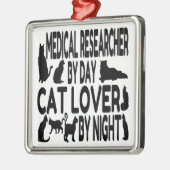 猫好き医学研究者 メタルオーナメント (左)