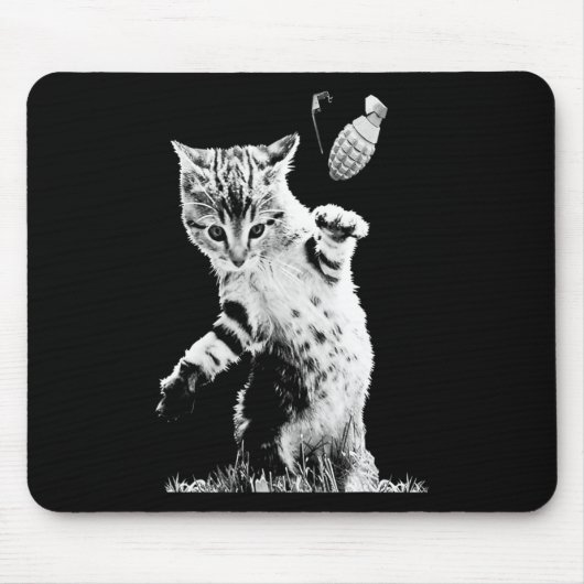 猫投げおもしろい手榴弾シーン マウスパッド (正面)