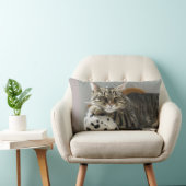 猫抱きボーイフレンド虎猫枕 ランバークッション (椅子)
