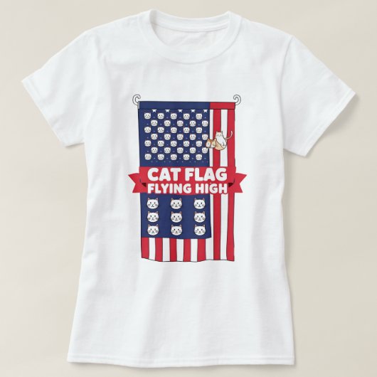 猫旗飛んでいる高 – 愛国の猫Tシャツ Tシャツ (デザイン正面)