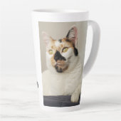 猫最高のの母の写真 カフェラテマグ (右アングル)