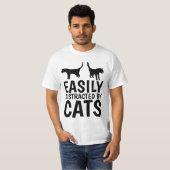猫用Tシャツで気を取られる Tシャツ (正面フル)