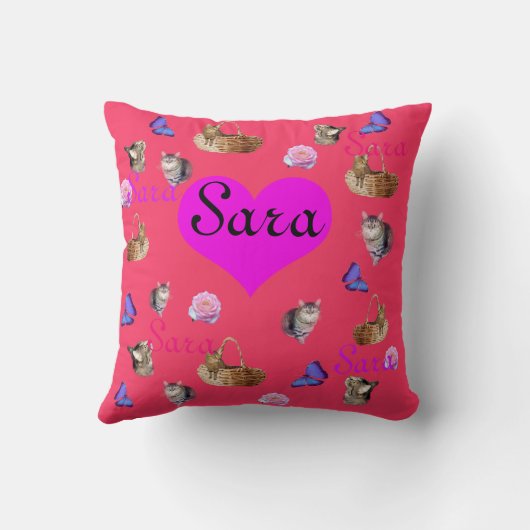 猫蝶のバラデザインサラと呼ばれる女の子のために。 クッション (裏面)