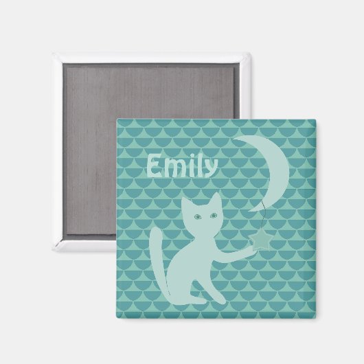 猫遊と月とスターティール（緑がかった色）パーソナライズされた マグネット (正面/裏面)