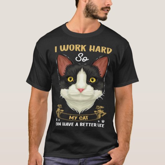 猫飼ってるから+頑張れる+猫達が幸せに暮らせますように Tシャツ (正面)