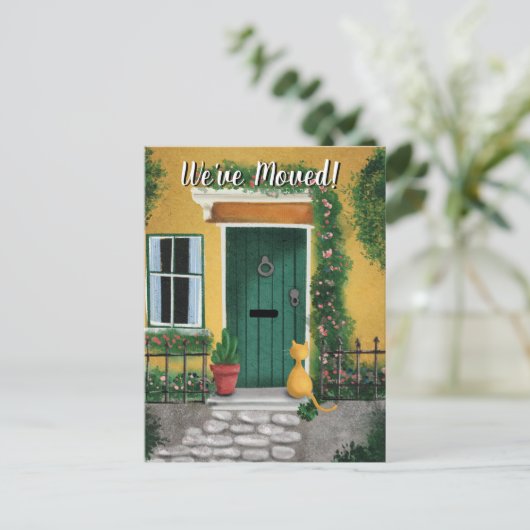 猫魅力的が玄関で新しい家を動かす 案内ポストカード (スタンド正面)