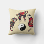 猫，日本のドラゴンレッドデビルタトゥー，陰陽 クッション (裏面)