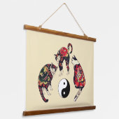 猫，日本のドラゴンレッドデビルタトゥー，陰陽 吊り下げ型タペストリー (傾斜あり)