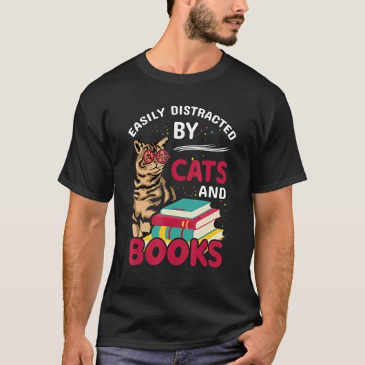 猫+本に気を取られがち Tシャツ (正面)
