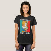 猫+本に気を取られやすい 猫派？本派？ Tシャツ (正面フル)
