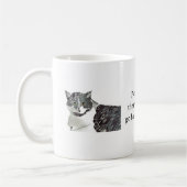 猫 - 餌をくれ。くれたらまた寝ていいぞ コーヒーマグカップ (左)