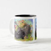 猫、(鳥)ショウジョウコウカンチョウおよびバラ/マグ ツートーンマグカップ (正面左)