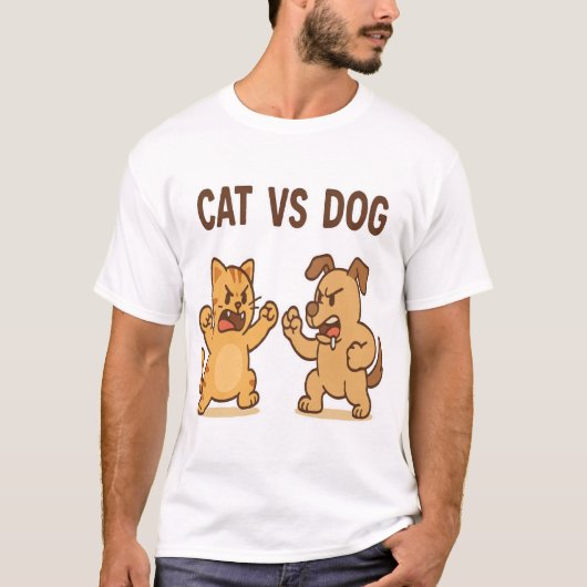 猫vs犬おもしろいアニメがTシャツかわいいアニメと戦う Tシャツ (正面)