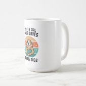 献身:草原の犬を愛する女の子/blac コーヒーマグカップ (正面右)