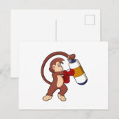 猿がパンチングバッグでボクシング ポストカード (正面/裏面)
